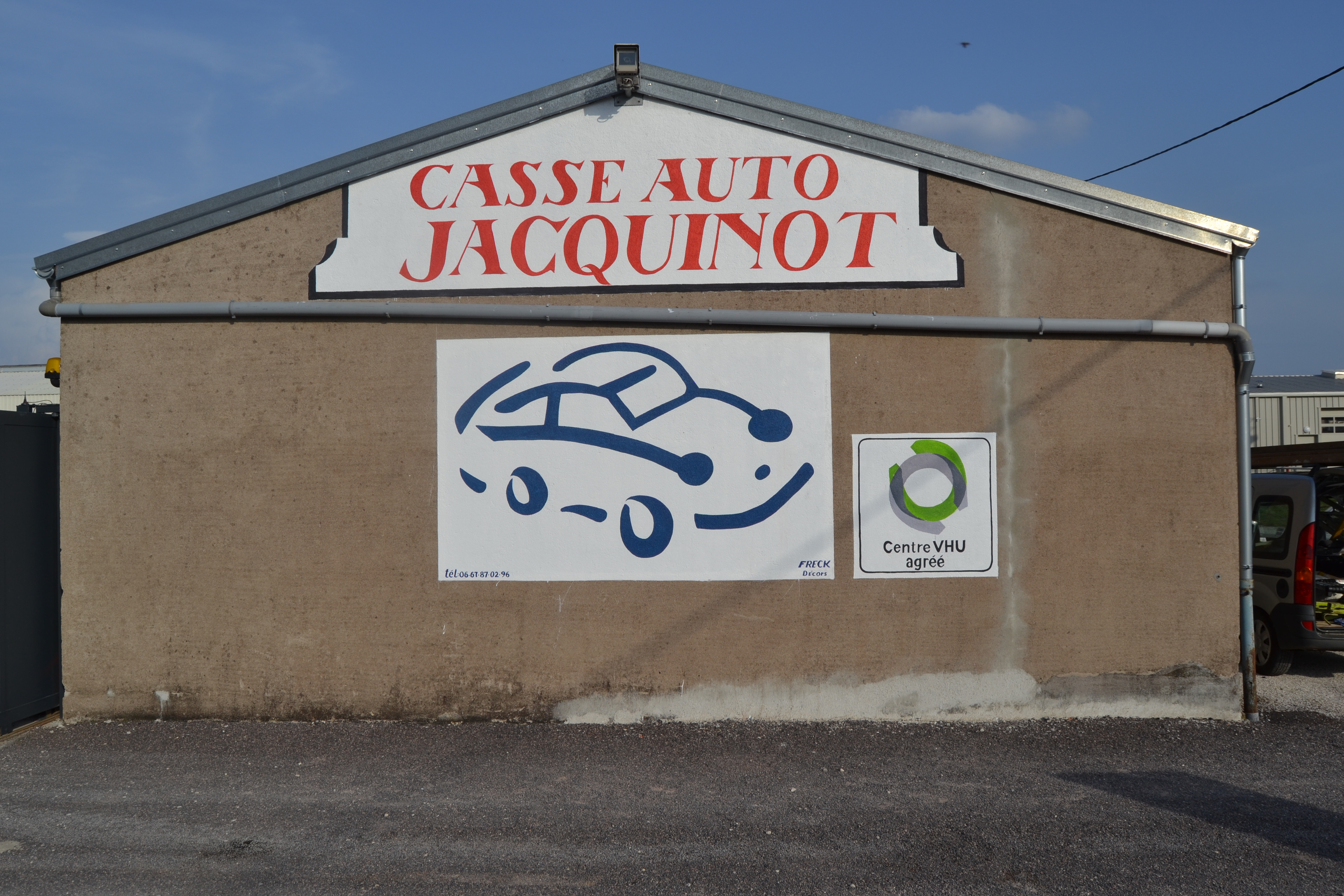 Enseigne peinte à la main